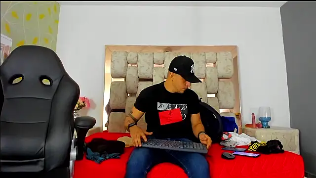 AngelAndChris online show from 17, 9, 2025