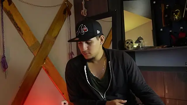 Snapshot of massimo_vidal_ chatting on 10, 9, 2025 massimo vidal online show from 10, 9, 2025