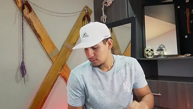 Snapshot of massimo_vidal_ chatting on 11, 9, 2025 massimo vidal online show from 11, 9, 2025