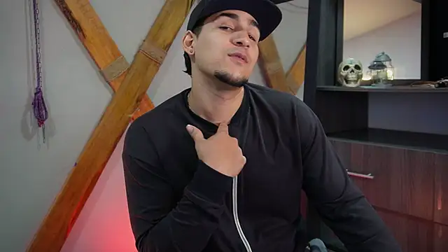 Snapshot of massimo_vidal_ chatting on 13, 9, 2025 massimo vidal online show from 13, 9, 2025