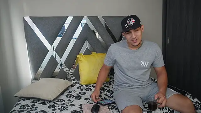 Snapshot of massimo_vidal_ chatting on 24, 9, 2025 massimo vidal online show from 24, 9, 2025