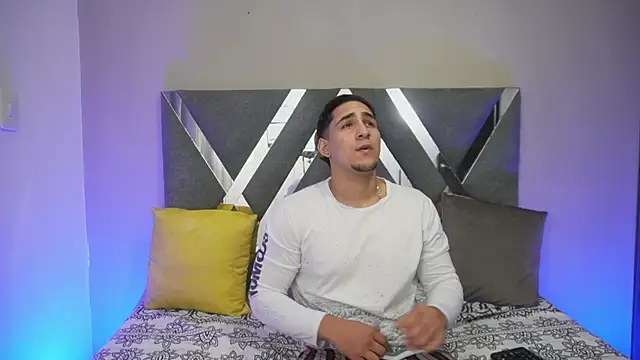 Snapshot of massimo_vidal_ chatting on 3, 10, 2025 massimo vidal online show from 3, 10, 2025