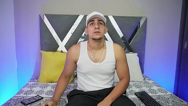 Snapshot of massimo_vidal_ chatting on 7, 10, 2025 massimo vidal online show from 7, 10, 2025