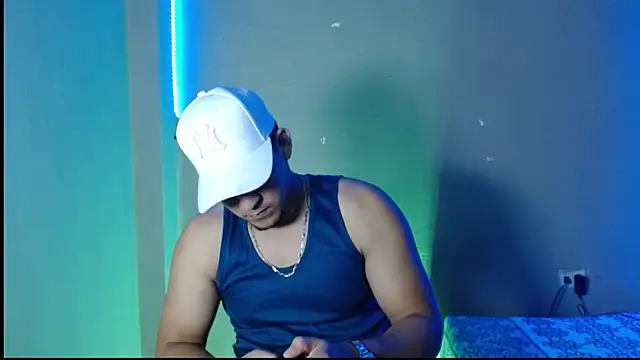 Snapshot of massimo_vidal_ chatting on 21, 11, 2025 massimo vidal online show from 21, 11, 2025