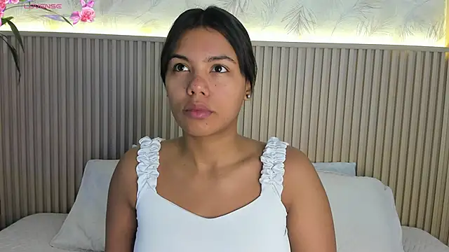 Snapshot of Liss-Reyes chatting on 30, 10, 2025 Liss-Reyes online show from 30, 10, 2025