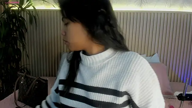 Snapshot of Liss-Reyes chatting on 13, 11, 2025 Liss-Reyes online show from 13, 11, 2025