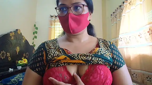 Snapshot of Elena_cruz5 chatting on 23, 4, 2026 Elena cruz5 online show from 23, 4, 2026