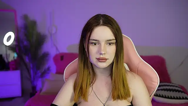 MilanaMoons online show from 15, 9, 2025