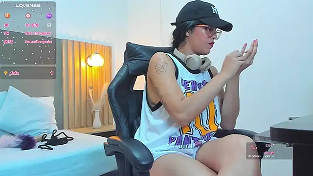 Snapshot of caroline_00403_ chatting on 16, 9, 2025 caroline 00403  online show from 16, 9, 2025