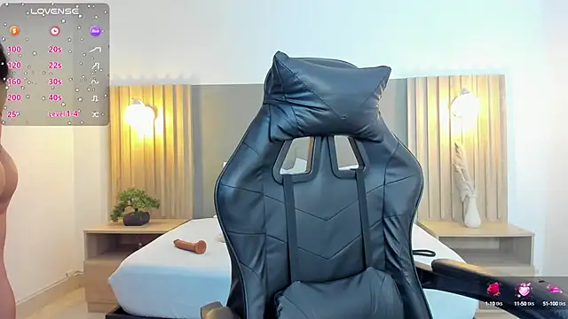 Snapshot of caroline_00403_ chatting on 23, 9, 2025 caroline 00403  online show from 23, 9, 2025