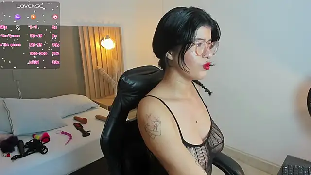 Snapshot of caroline_00403_ chatting on 1, 10, 2025 caroline 00403  online show from 1, 10, 2025