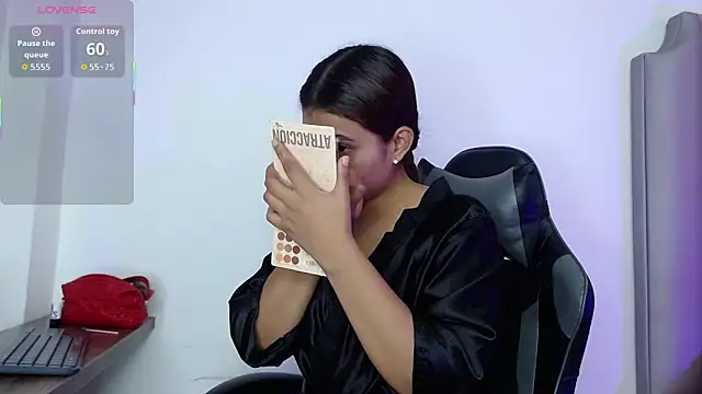 Miaa Rosse online show from 26, 11, 2025