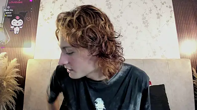 Snapshot of DarcyCullen chatting on 15, 9, 2025 DarcyCullen online show from 15, 9, 2025