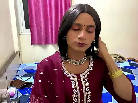 Snapshot of LuvLayla chatting on 17, 10, 2025 LuvLayla online show from 17, 10, 2025