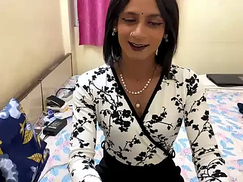 LuvLayla online show from 21, 11, 2025