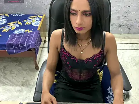LuvLayla online show from 23, 7, 2026