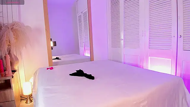 ALICESANDOVAL online show from 17, 4, 2026