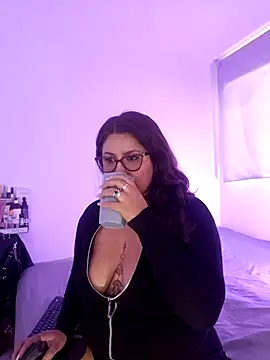 Vesper Vixen online show from 24, 11, 2025