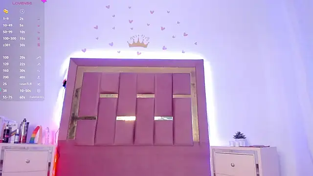 AikoSnow online show from 4, 10, 2025