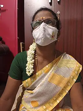 Snapshot of umashreetamil chatting on 18, 6, 2026 umashreetamil online show from 18, 6, 2026