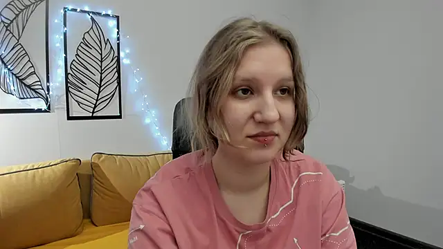 Hailey Foxy online show from 25, 2, 2026