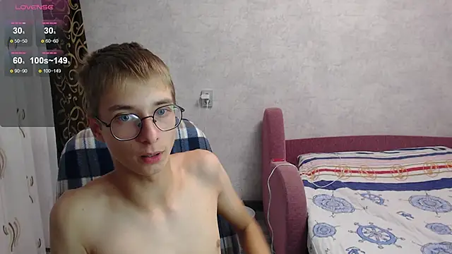 glasses cat online show from 9, 9, 2025