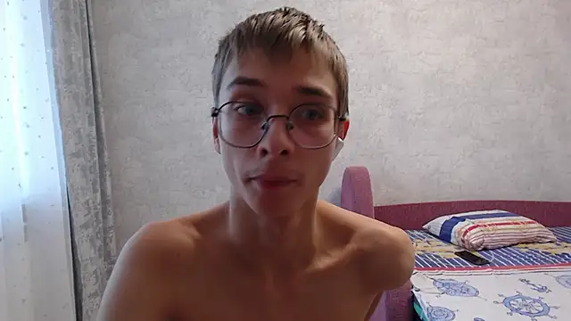 glasses cat online show from 15, 11, 2025