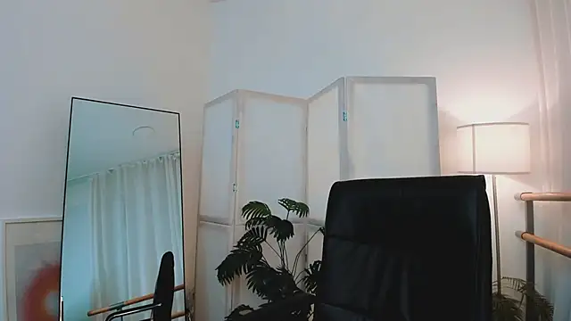 Lina Glow online show from 18, 1, 2026