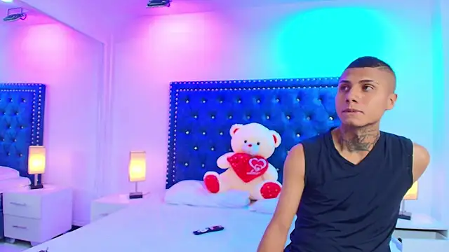 Damian and roxanne online show from 1, 10, 2025