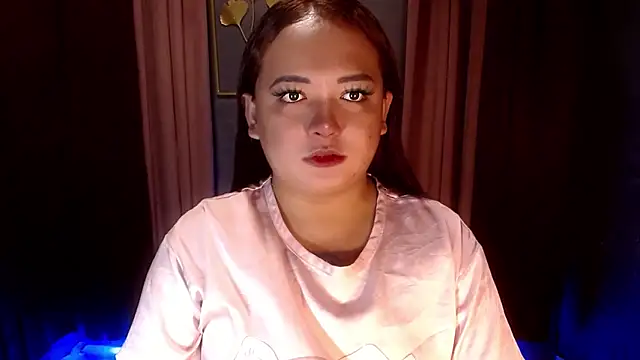 Snapshot of wetasianhugecock chatting on 21, 9, 2025 wetasianhugecock online show from 21, 9, 2025