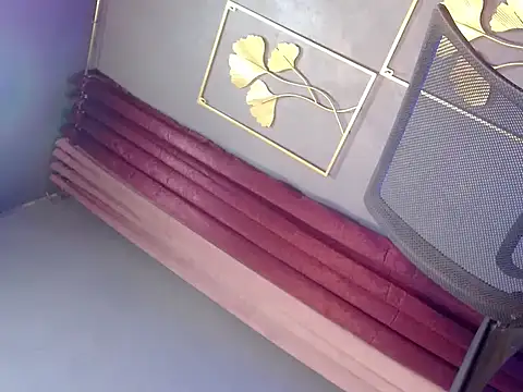 Snapshot of wetasianhugecock chatting on 14, 11, 2025 wetasianhugecock online show from 14, 11, 2025