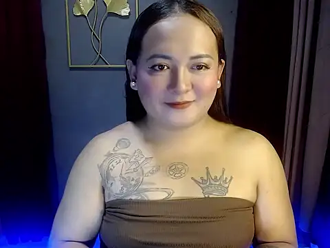 Snapshot of wetasianhugecock chatting on 22, 11, 2025 wetasianhugecock online show from 22, 11, 2025