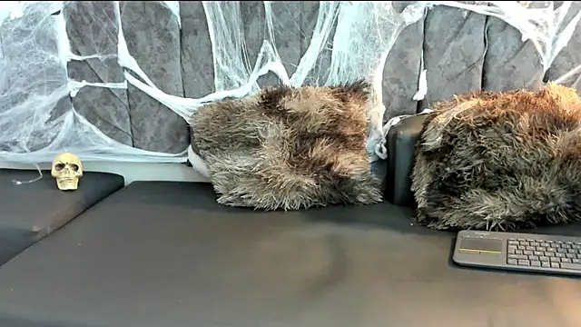 Rowan Mills online show from 13, 10, 2025