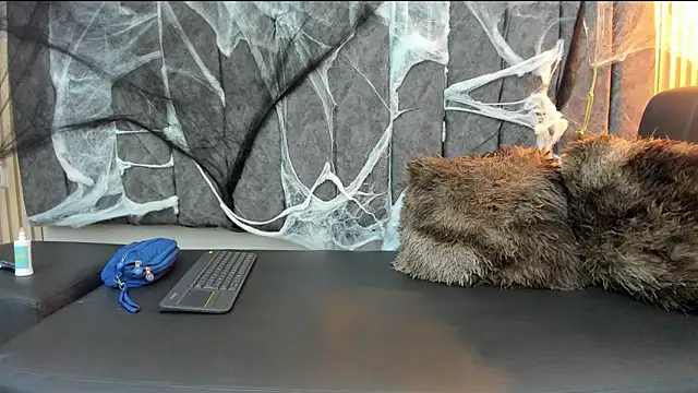 Rowan Mills online show from 29, 10, 2025