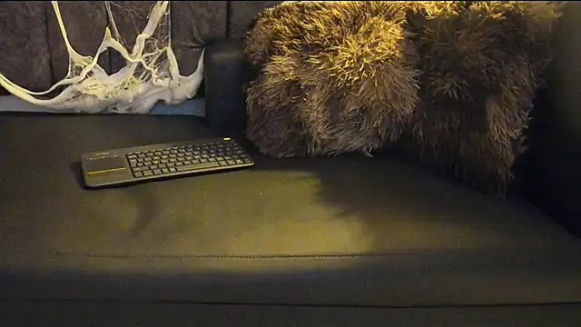 Rowan Mills online show from 31, 10, 2025