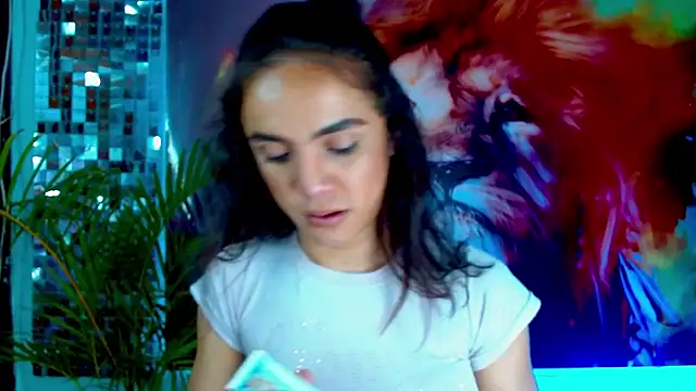 Snapshot of Cristal_Gem1 chatting on 8, 9, 2025 Cristal Gem1 online show from 8, 9, 2025