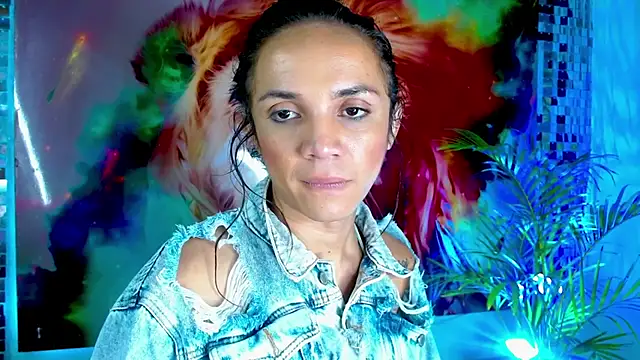 Snapshot of Cristal_Gem1 chatting on 10, 9, 2025 Cristal Gem1 online show from 10, 9, 2025