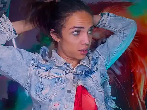 Snapshot of Cristal_Gem1 chatting on 9, 10, 2025 Cristal Gem1 online show from 9, 10, 2025