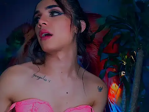 Snapshot of Cristal_Gem1 chatting on 5, 11, 2025 Cristal Gem1 online show from 5, 11, 2025