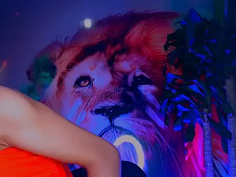 Snapshot of Cristal_Gem1 chatting on 8, 11, 2025 Cristal Gem1 online show from 8, 11, 2025