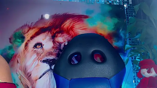 Snapshot of Cristal_Gem1 chatting on 4, 12, 2025 Cristal Gem1 online show from 4, 12, 2025