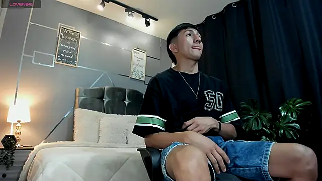 oliver mr  online show from 5, 12, 2025