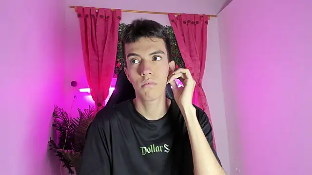 Snapshot of dylan_202520_ chatting on 13, 9, 2025 dylan 202520 online show from 13, 9, 2025