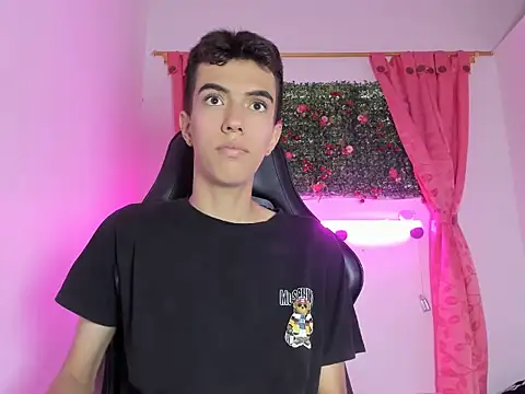 Snapshot of dylan_202520_ chatting on 22, 9, 2025 dylan 202520 online show from 22, 9, 2025