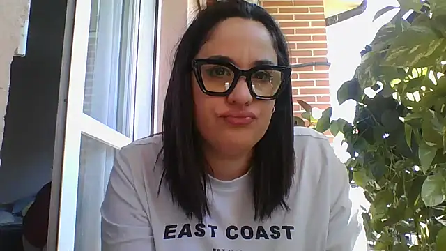 Cuquita83 online show from 2, 4, 2026