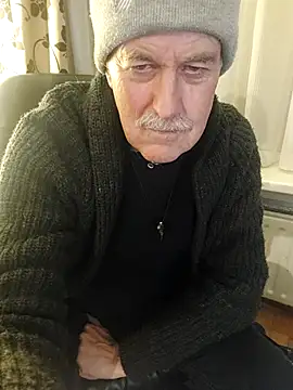 Snapshot of slaveman4you chatting on 11, 1, 2026 slaveman4you online show from 11, 1, 2026