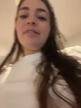 Snapshot of sarahreyess_11 chatting on 8, 4, 2026 sarahreyess 11 online show from 8, 4, 2026