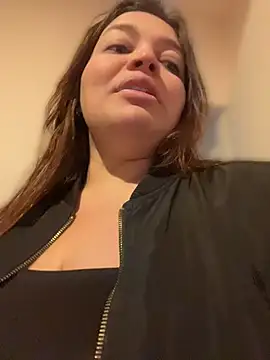 Snapshot of sarahreyess_11 chatting on 19, 5, 2026 sarahreyess 11 online show from 19, 5, 2026