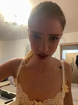 Snapshot of TeaseRosie chatting on 12, 6, 2026 TeaseRosie online show from 12, 6, 2026