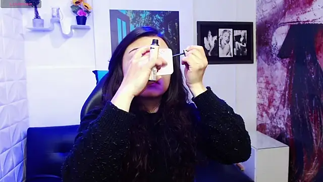 Snapshot of Eva_Roussell chatting on 1, 10, 2025 Eva Roussell online show from 1, 10, 2025